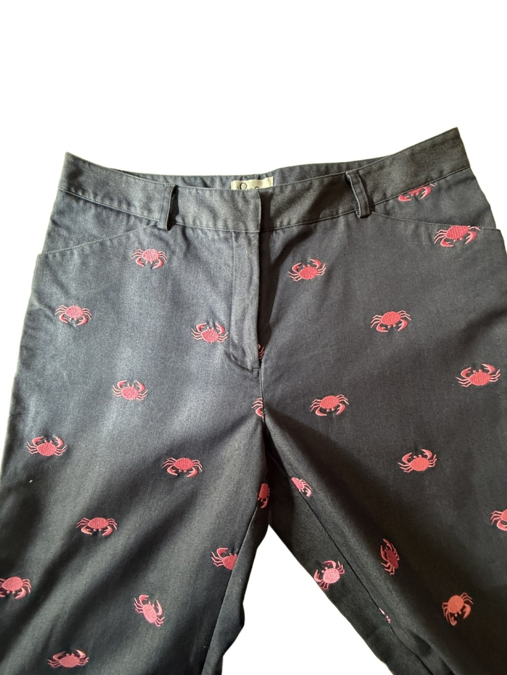 Lilly Pulitzer Navy Blue Denim Crop Pants with Pink Crab Embroidery. Size 6 - Picture 6 of 10